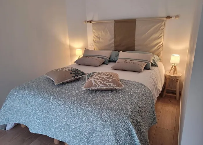 Hébergement de vacances Maison De Charme En Bord De *